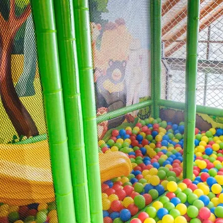 Family Village - Azzurro Club 3* 셀라 네비아