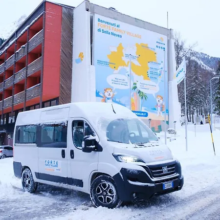 Family Village - Azzurro Club 셀라 네비아